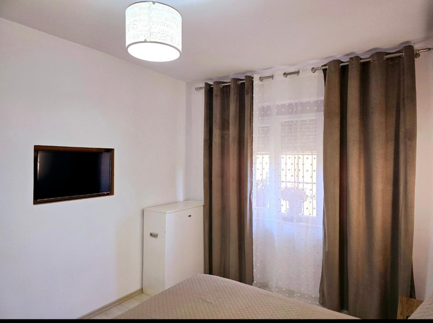 Grace'S Centre Apartment Шкодер Номер фото